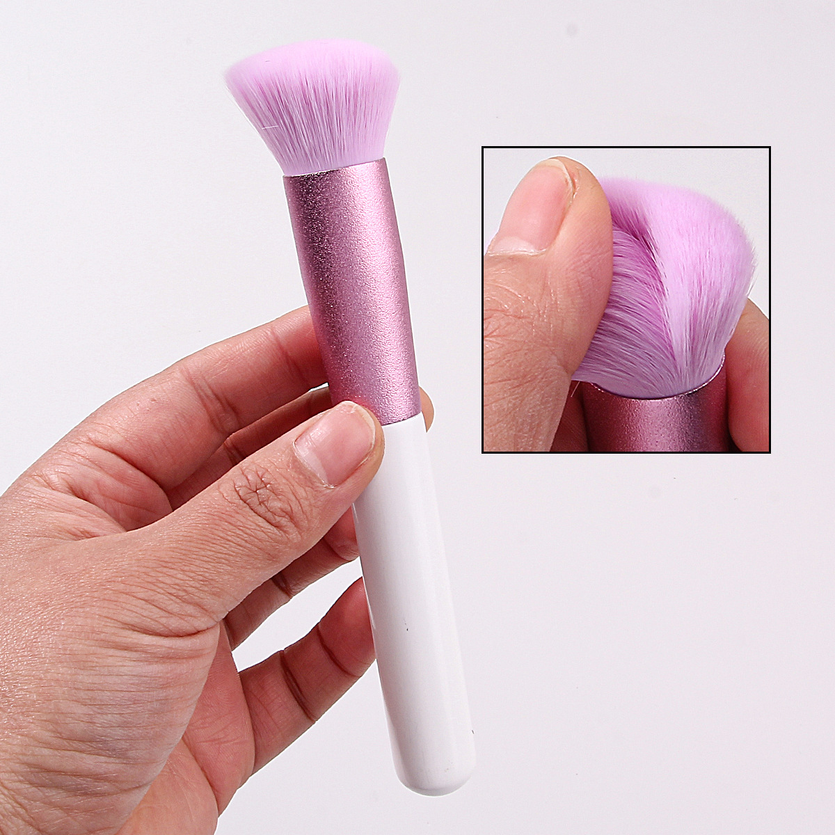 New angled makeup brush, contouring brush, facial contour shadow makeup brush, scarless, powder-free and precise foundation brush Application Scenario
