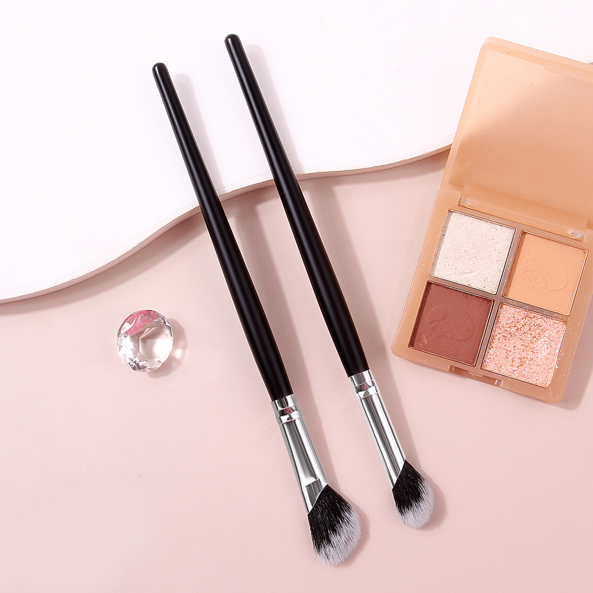 In-stock 3D nose shadow brush, finger pad blending brush, portable soft bristles that don't prick the face, beginner's makeup brush for facial modification Application Scenario