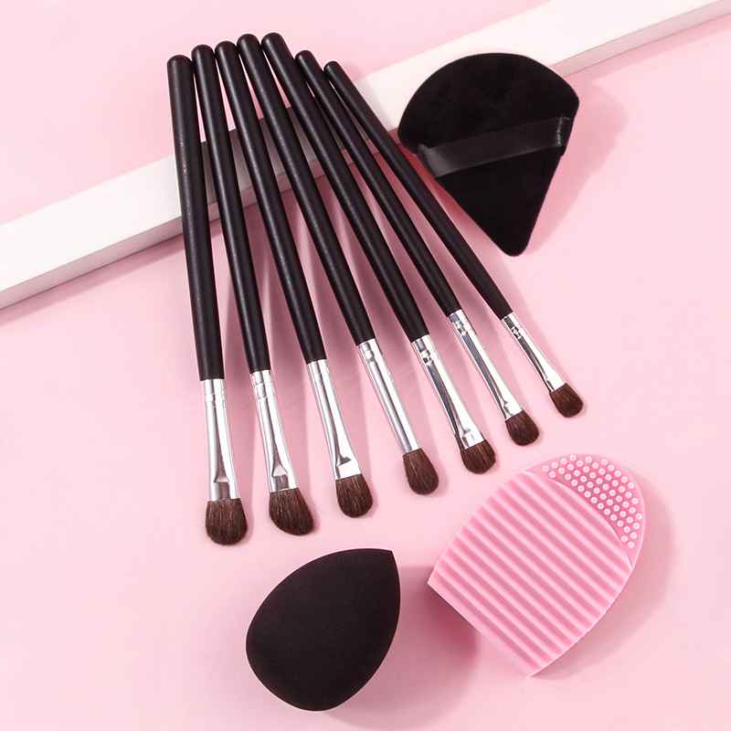 Black 7-piece horsehair eyeshadow brush set, makeup brush combination, washer, foundation, sponge and egg set, complete set in stock details Picture