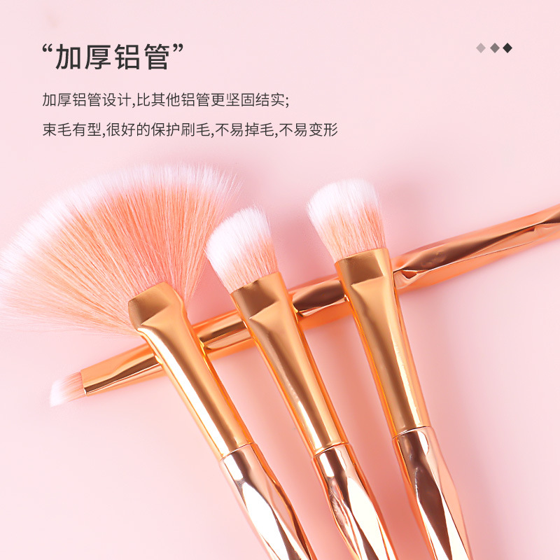 4-piece makeup brush set, fan-shaped highlight brush, beginner eyebrow brush, complete eyeshadow brush, portable beauty tools wholesale Application Scenario