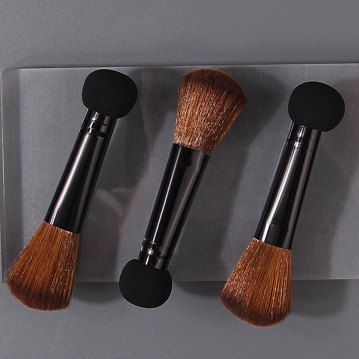 Mini double-headed makeup brush, soft bristle blush brush, beginner's high-gloss powder brush, sponge head concealer brush, portable version Specification drawing