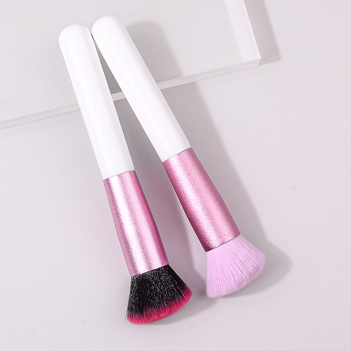 New angled makeup brush, contouring brush, facial contour shadow makeup brush, scarless, powder-free and precise foundation brush full figure
