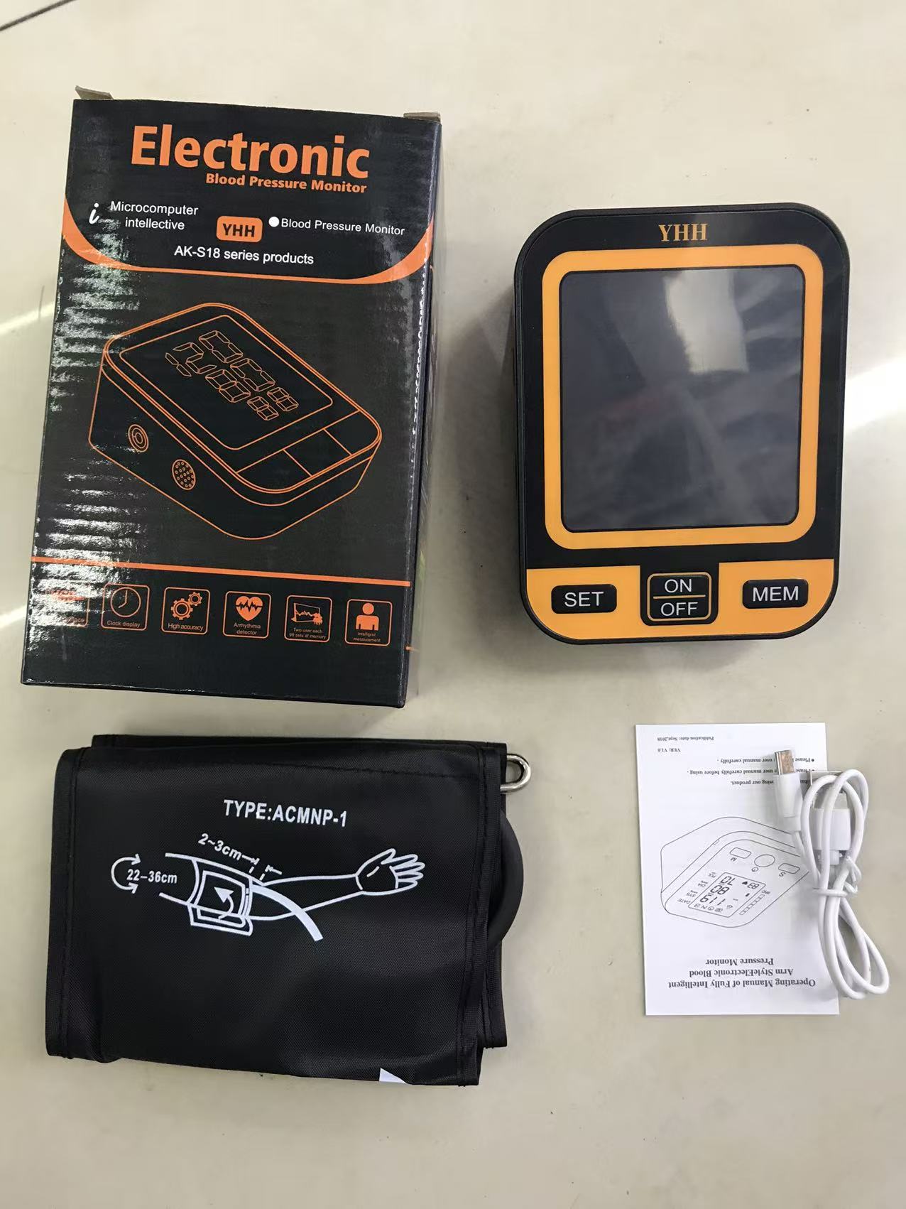 The large-screen blood pressure monitor is a bestseller in foreign trade. It is a medical-grade intelligent English broadcast home blood pressure measurement upper arm blood pressure monitor details Picture