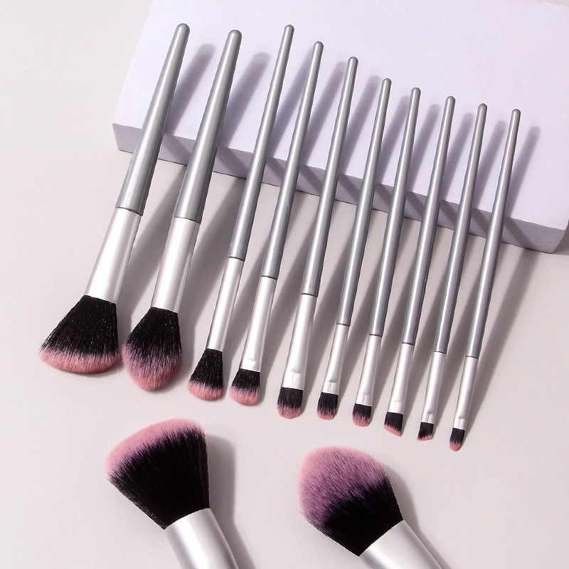 Newly launched 12 sets of makeup brushes suitable for makeup artists, available for wholesale in stock details Picture