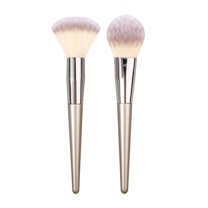 New pointed-color wooden-handled brush with dense and fluffy powder setting brush, portable soft-bristled foundation blush powder compact contour brush Item Picture