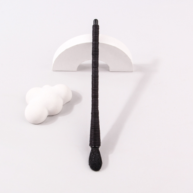 Wholesale of high-quality single rattan high-gloss nose shadow brush and soft fiber bristle makeup blush brush beauty tools Specification drawing