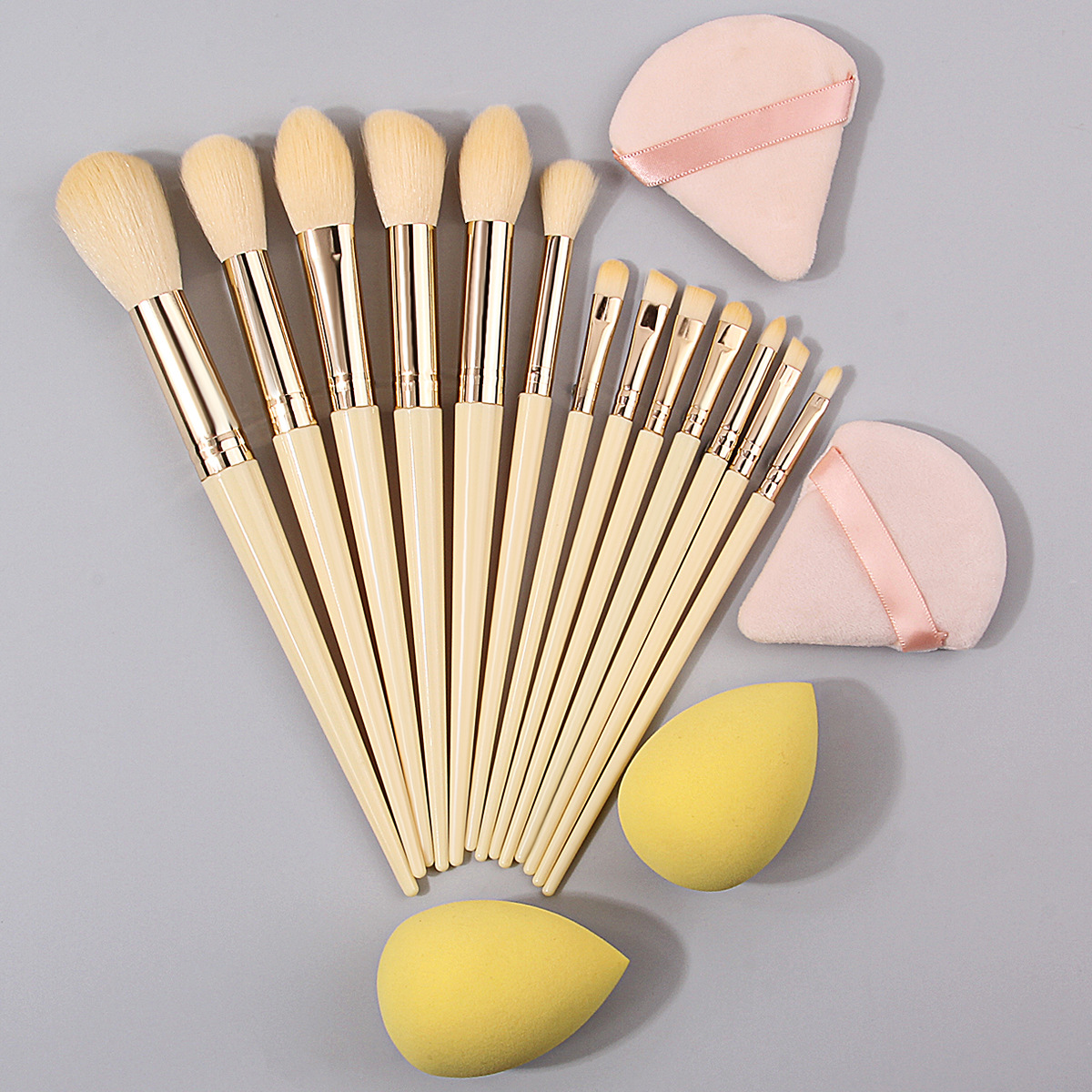 13 sets of cross-border best-selling makeup brushes, including soft bristle loose powder blush brushes, makeup powder puffs and sponge egg sets, are in stock Specification drawing