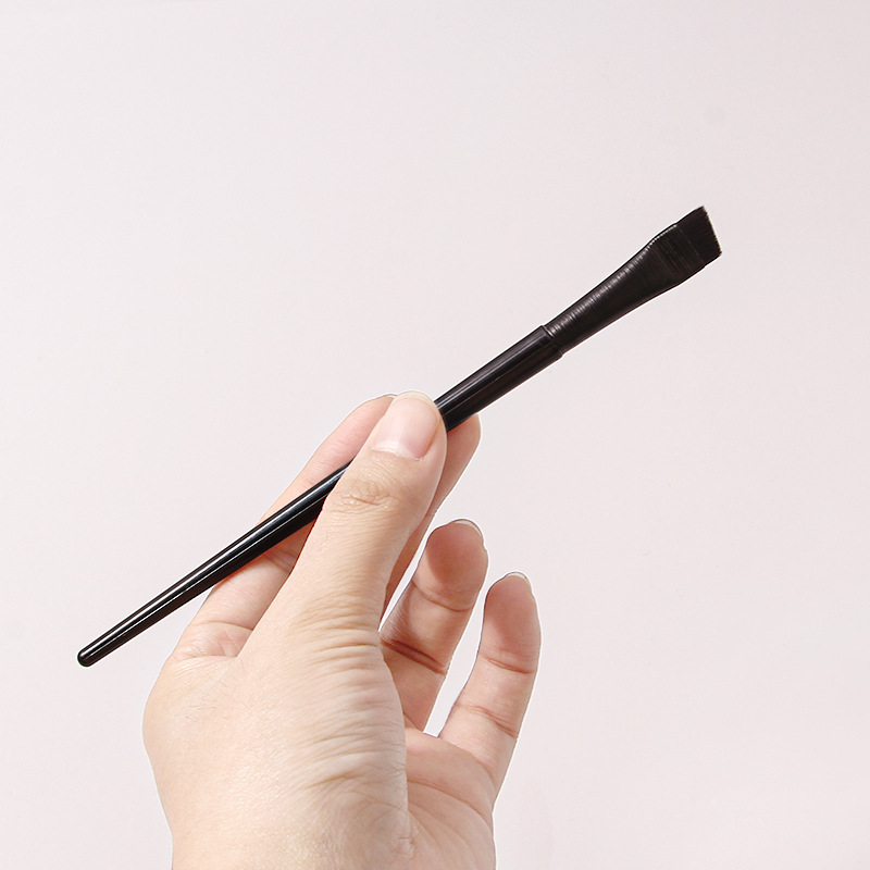 Black 3-piece brushed blade makeup brush set, angled eyebrow brush, flat line eyeliner brush, slender blade set Application Scenario