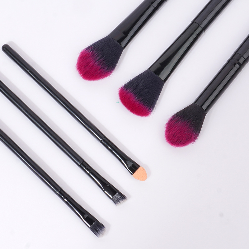 Black 6-piece makeup brush set, soft bristle eyeshadow brush, angled eyebrow brush, beginner's cute sponge powder puff, beauty egg Application Scenario