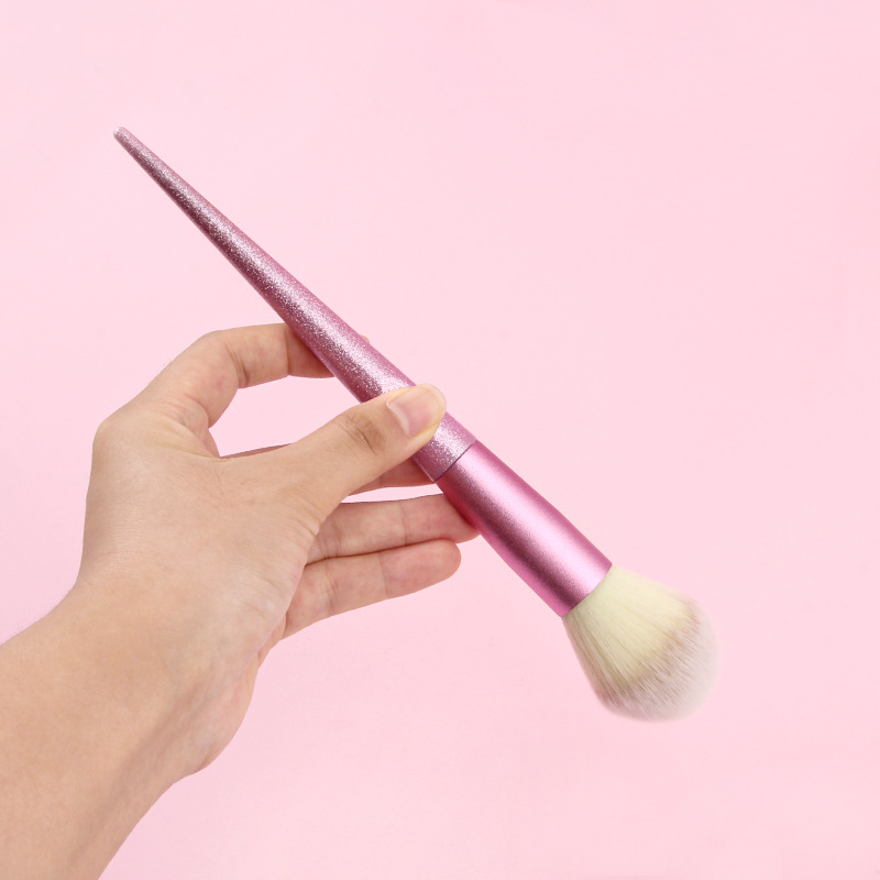 New single-tube powder brush, glitter, large blush brush, soft bristle flame brush, contouring brush and makeup tools in stock Application Scenario