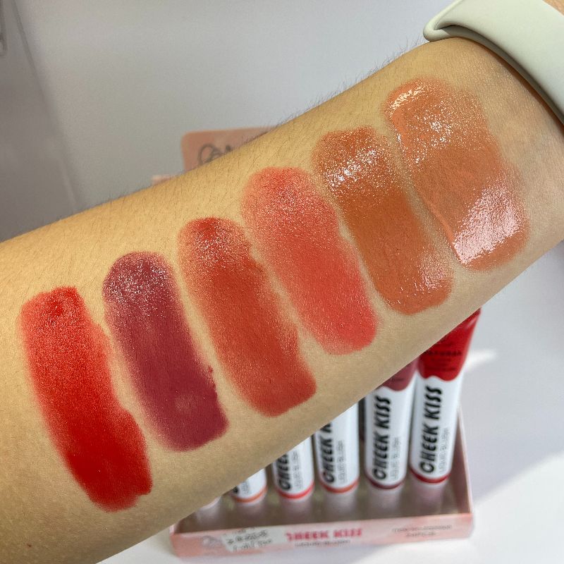 Liquid blush Liquid blush 6 colors Blush 6 colors Moisturize well Blend Natural makeup look Item Picture