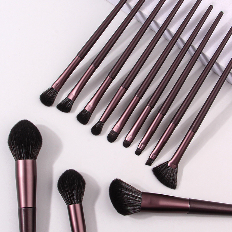 12-piece black and brown makeup brush set, soft bristle setting, loose powder brush, portable flame-shaped blush brush, eyeshadow brush wholesale Specification drawing