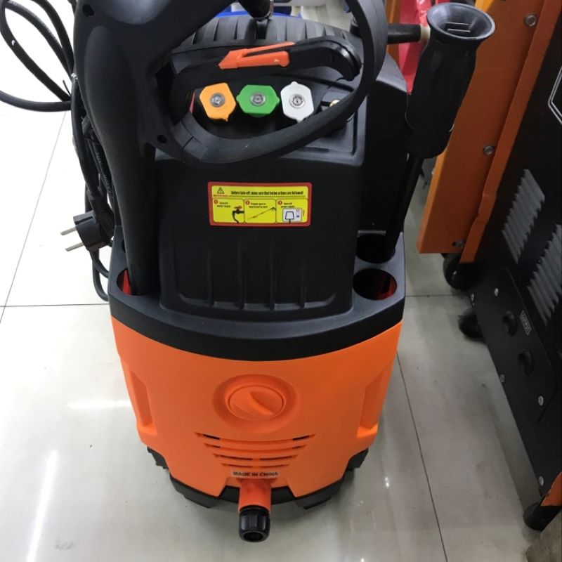 橘色高压 洗车机 高效 便捷1