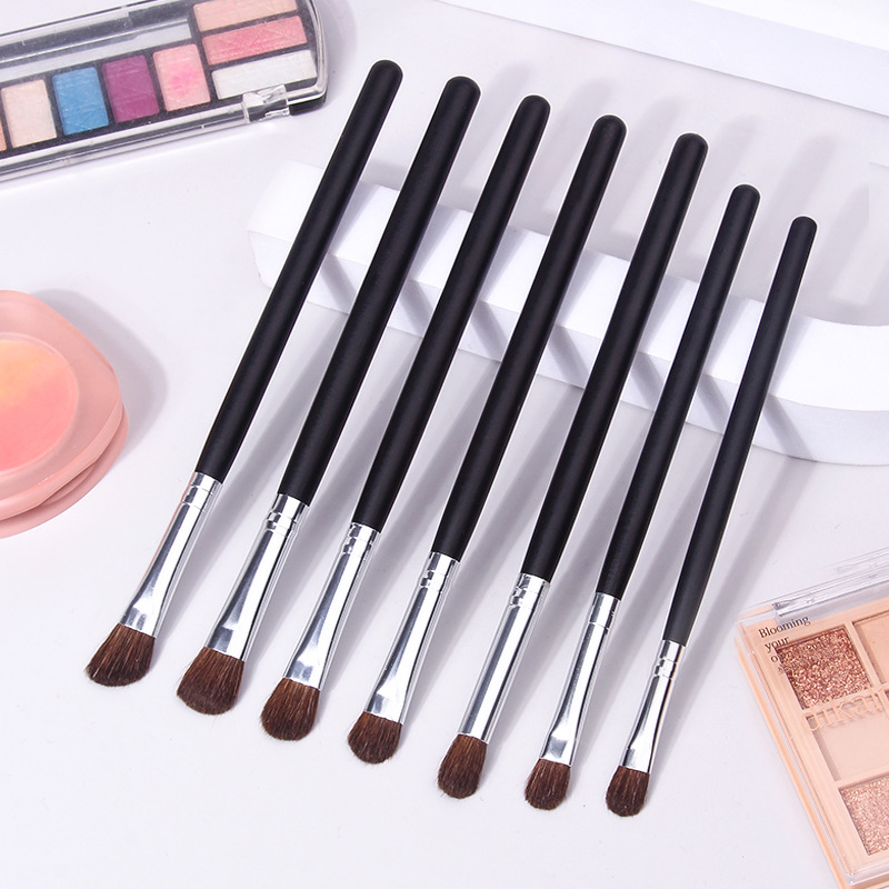 7-piece eye makeup brush, small horsehair brush, professional eyeshadow brush set, animal hair brush, portable rendering brush full figure