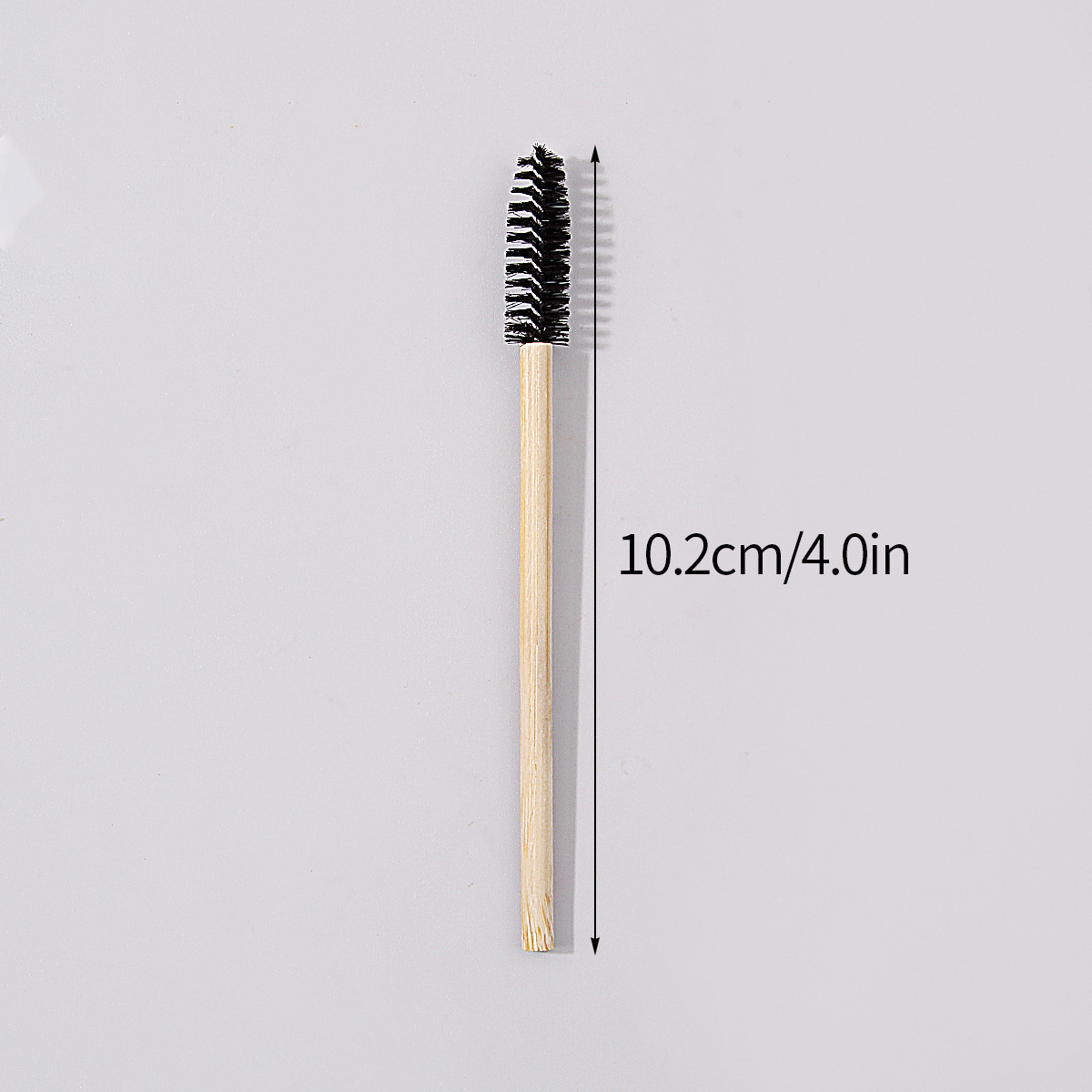 Wholesale 50 pieces of extended false mascara brushes, spiral bamboo handles, eyelash curls, eye brushes, eyebrow comb brushes, portable mini makeup brushes Application Scenario