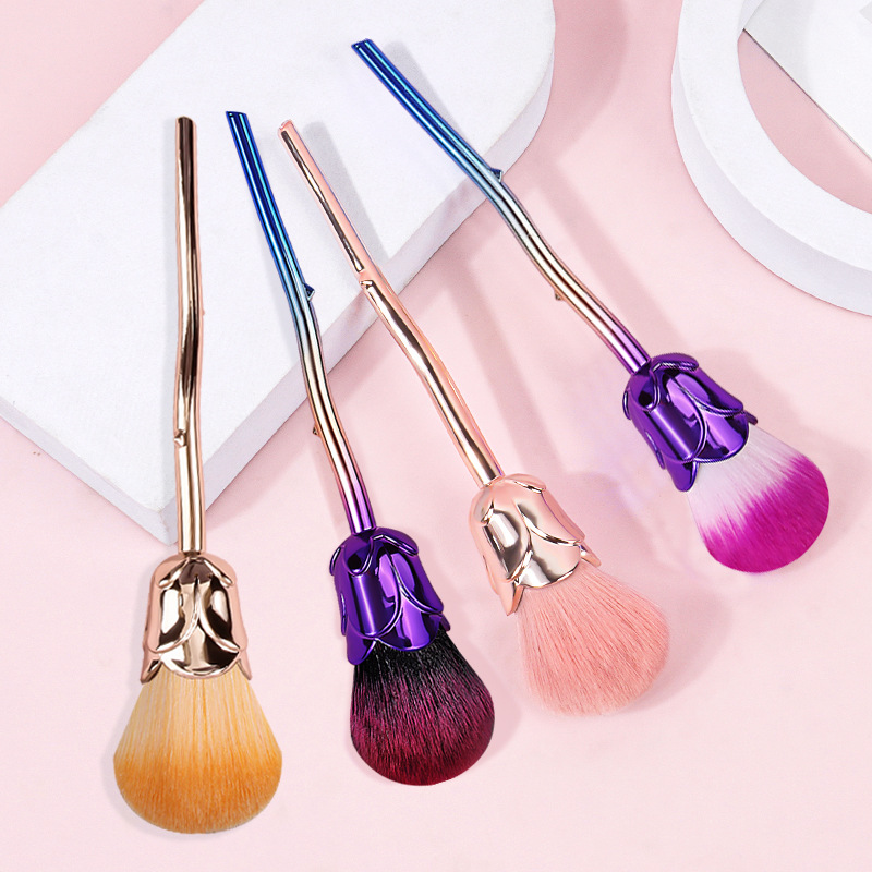 Single rose powder brush, blush brush, soft bristle portable multi-functional makeup brush, high-end beauty tool full figure