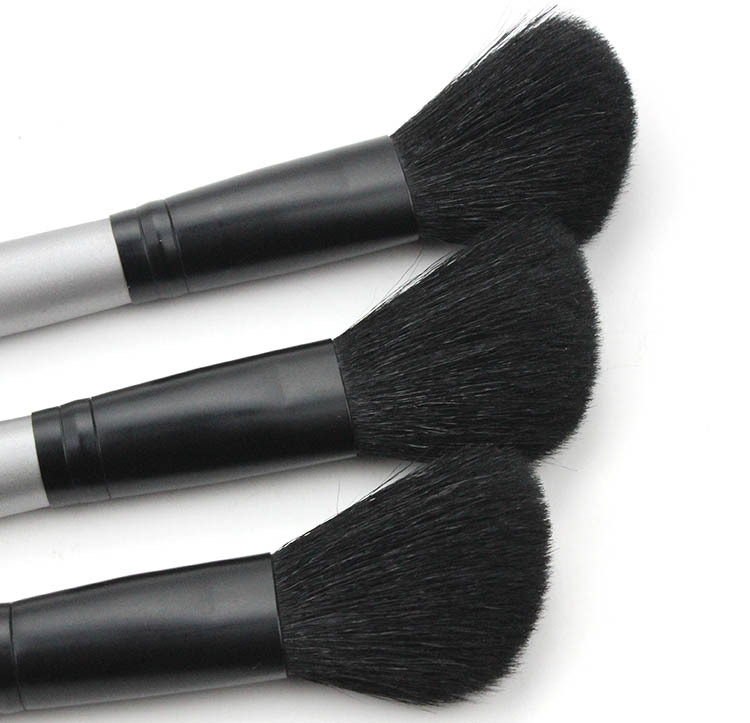 Single wool dot blush brush, portable one animal hair makeup brush, makeup brush, beauty tools wholesale Application Scenario