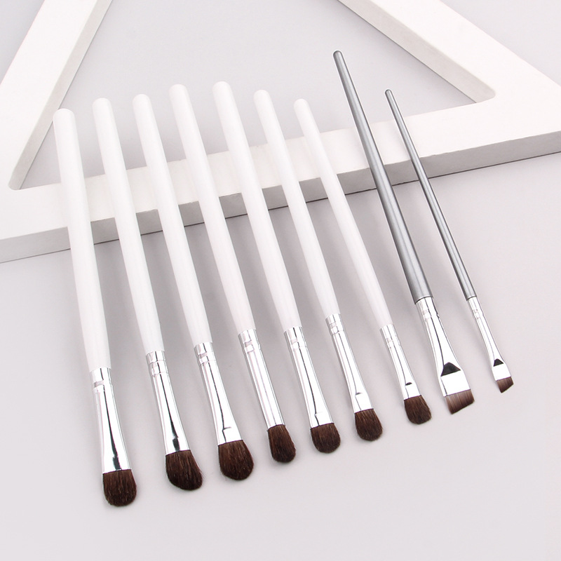 7 horsehair eyeshadow brushes, eye detail brushes, animal horsehair smudging brushes, ultra-fine thin blade eyeliner brushes, and under-eye brush Application Scenario