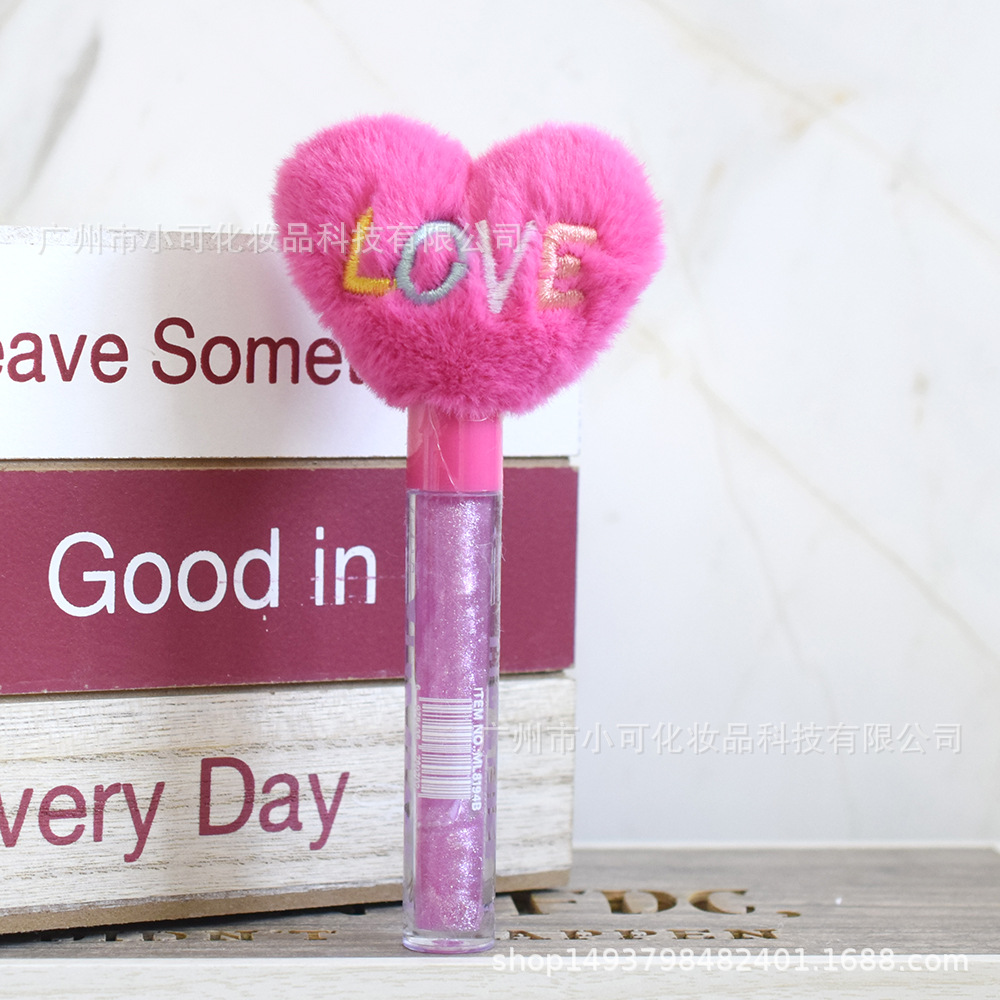 ML8194B Pearl Moisturizing Lip Gloss LUCKY MODEL Heart-shaped Bucket shiny LIPGLOSS Export Application Scenario