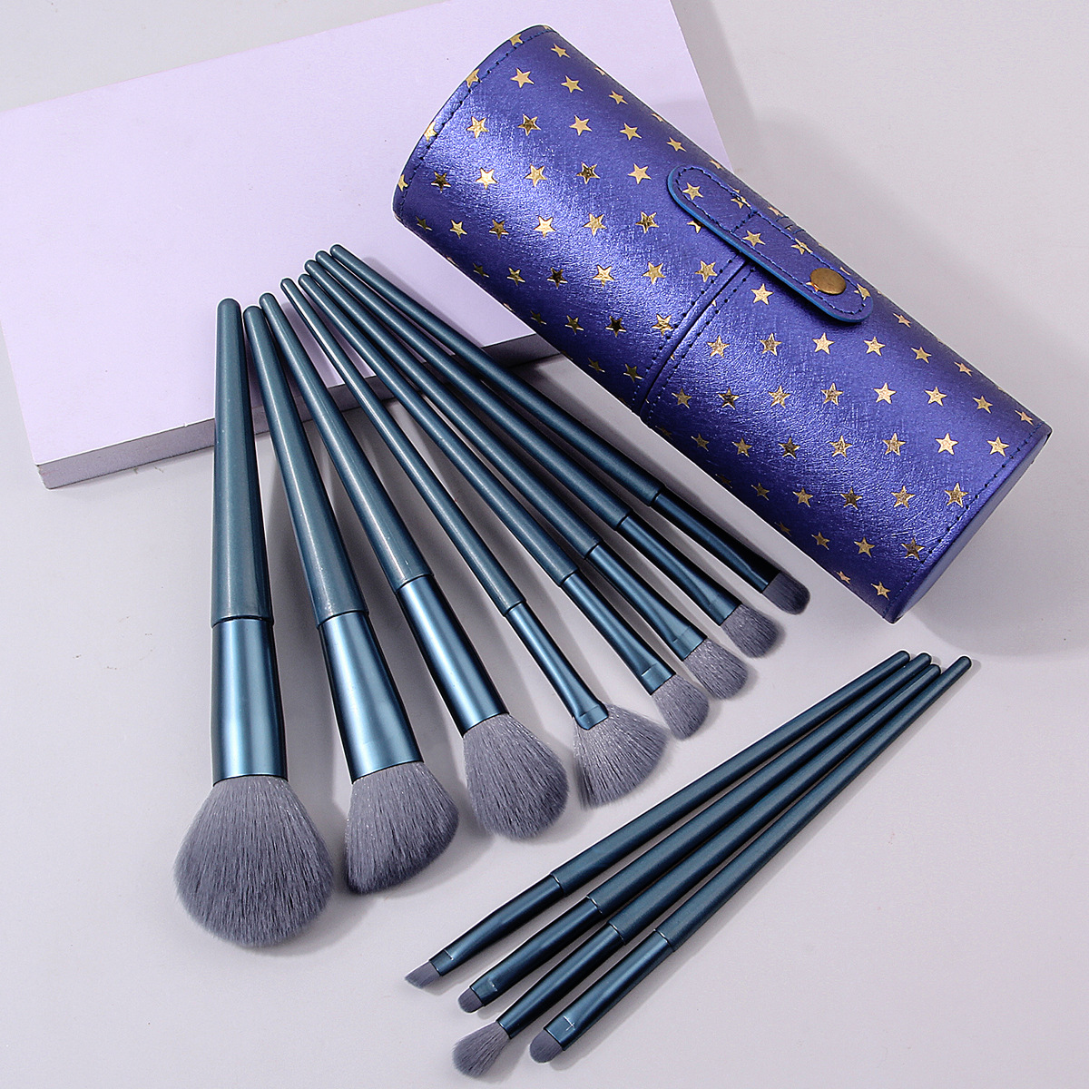 Portable and soft 12-tube makeup brushes, loose powder concealer brushes, eyeshadow brushes, complete set storage, cylindrical makeup brushes in stock for direct sale details Picture