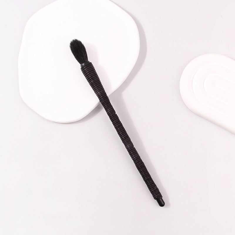Wholesale of high-quality single rattan high-gloss nose shadow brush and soft fiber bristle makeup blush brush beauty tools details Picture