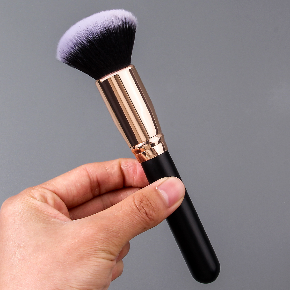 New single blush brush, contouring brush, powder brush, foundation brush, portable makeup tool, wooden handle, in stock, ready for immediate shipment Specification drawing