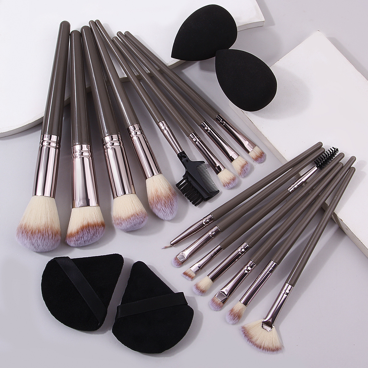 Champagne-colored professional makeup set brush, double-headed eyelash brush, eyebrow comb, soft-bristled beauty brush, high-end makeup tools in stock full figure