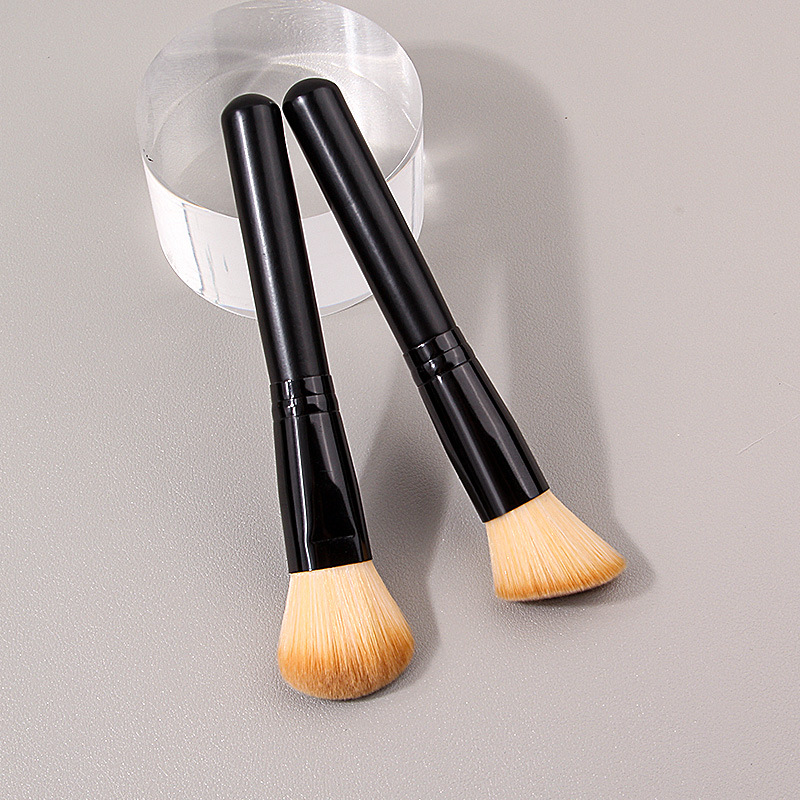 Factory direct sales of single black wooden-handled makeup brushes, loose powder brushes, blush brushes and beauty tools in stock for wholesale Application Scenario