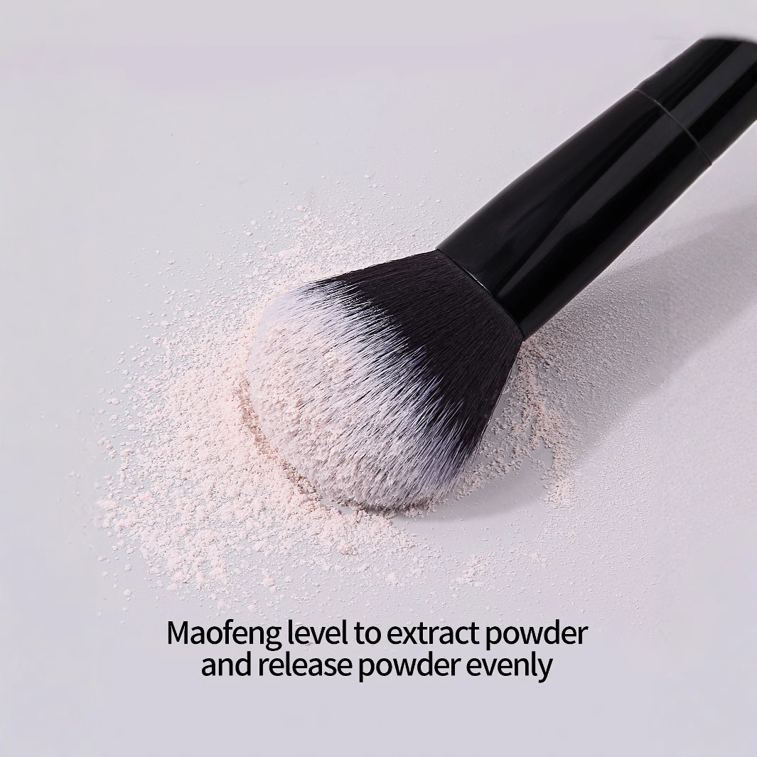 Wholesale price of single large black wooden handle loose brush blush brush, multi-functional makeup brush, soft bristle portable high-gloss brush Application Scenario