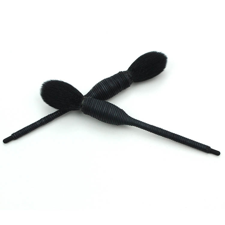 Single wool rattan blush brush, beginner's dotting makeup brush, makeup event gift, wholesale of beauty tools Application Scenario