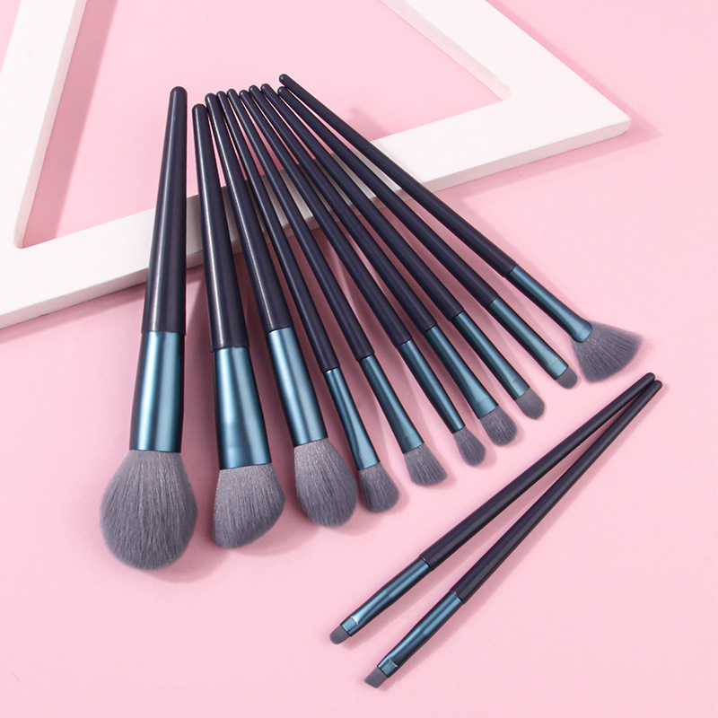 Portable 12-piece makeup brush set, soft bristle powder brush, eyeshadow fan-shaped brush, blush, beauty brush, makeup tools in stock full figure