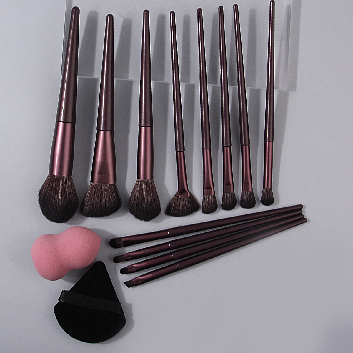 12 chocolate-colored makeup brushes set, full set of loose powder, blush, contouring eyeshadow brushes, sponge egg triangular powder puff Specification drawing