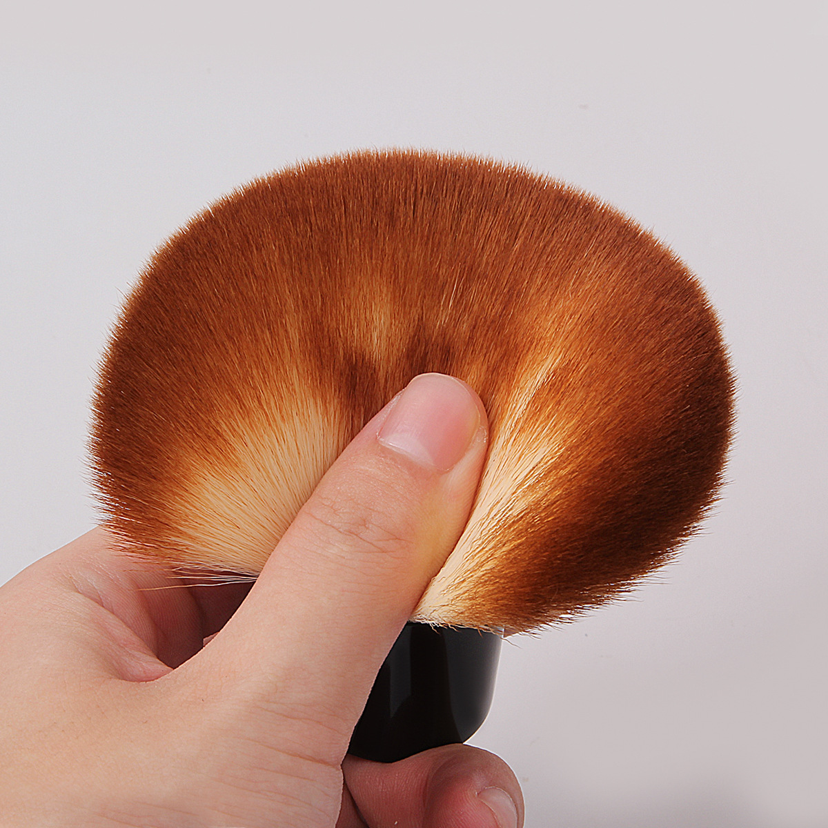 Single large mushroom brush, Kabuki soft bristles, loose brush, setting brush, multi-functional facial blush brush Specification drawing