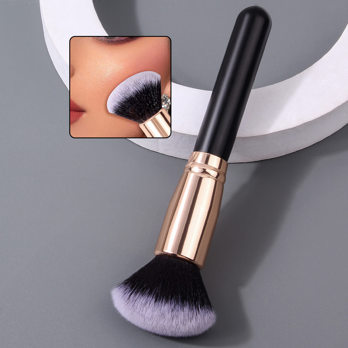 New single blush brush, contouring brush, powder brush, foundation brush, portable makeup tool, wooden handle, in stock, ready for immediate shipment details Picture