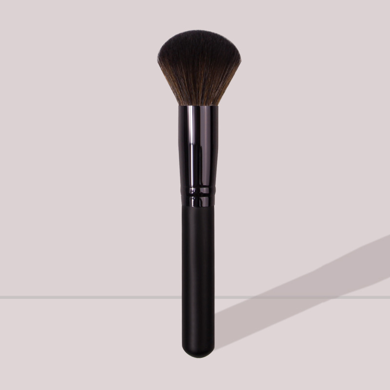 Single large-sized setting powder, blush brush, high-gloss makeup brush, portable, fluffy and soft, powdery and dotting brush in stock full figure