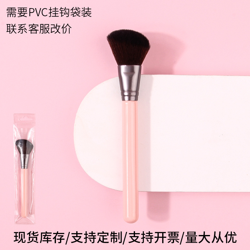 New fluffy slanted wooden handle blush refresh beauty brush in stock wholesale, soft bristle portable loose powder makeup brush full figure