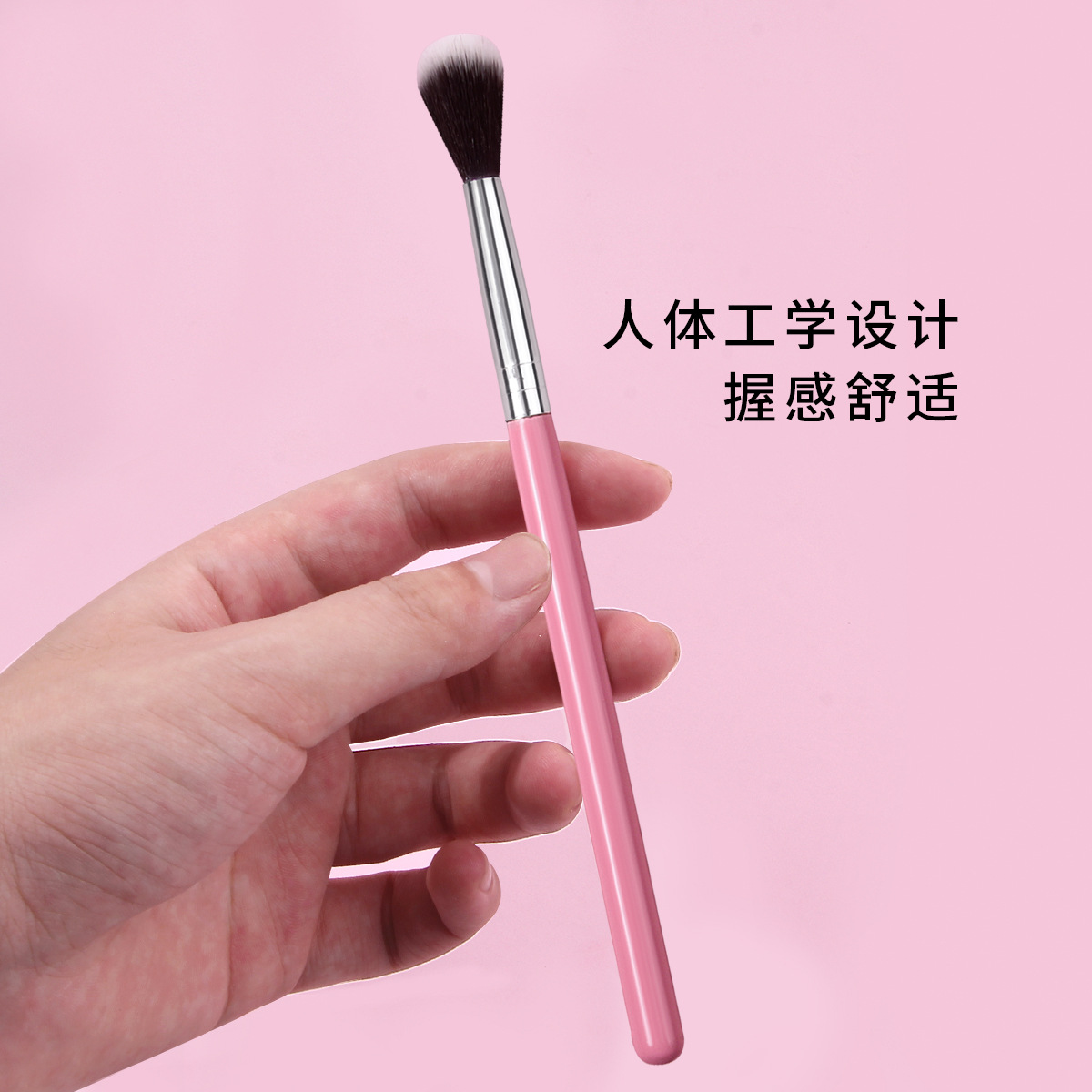 Wholesale of single nose shadow brushes, contouring brushes, nose profile brushes, eyeshadow brushes, highlight brushes and soft bristle makeup brushes in stock details Picture