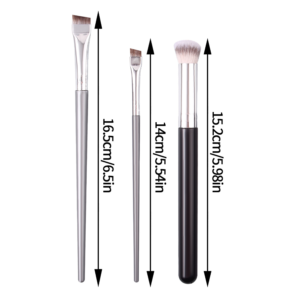 A set of 3 beginner eye makeup brushes: Soft-bristled concealer brush, multi-functional fine blade eyeliner brush, and slanting eyebrow brush Application Scenario
