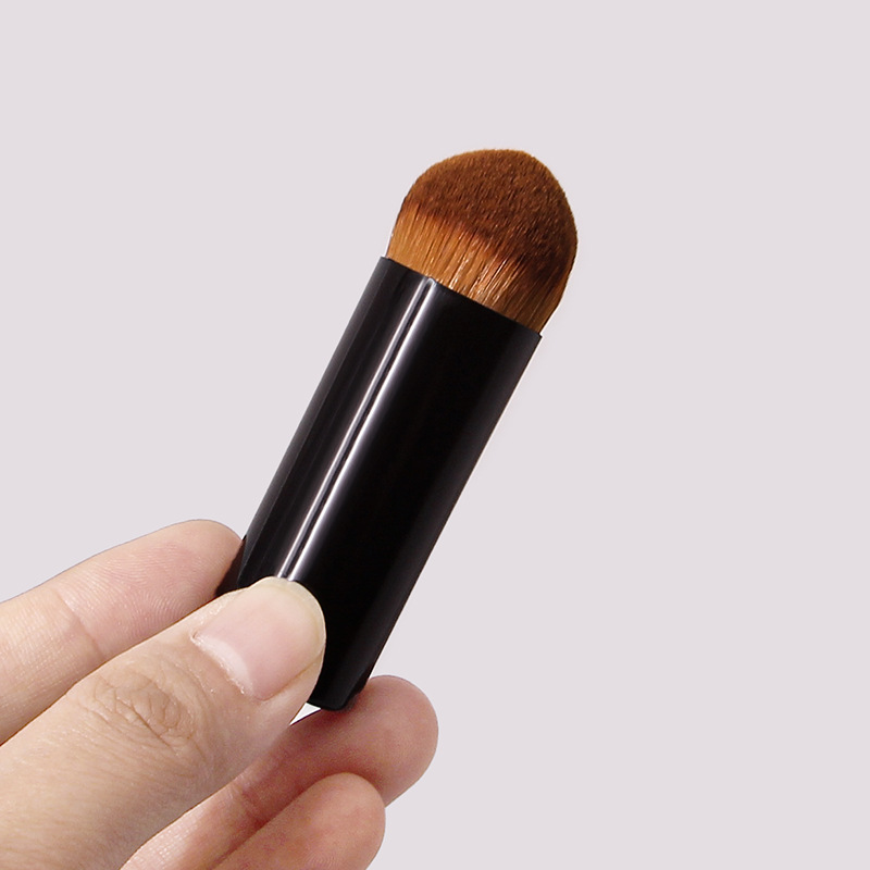 This single mini mushroom-shaped concealer brush and smudge brush is easy to carry when going out and is a multi-functional facial makeup tool details Picture