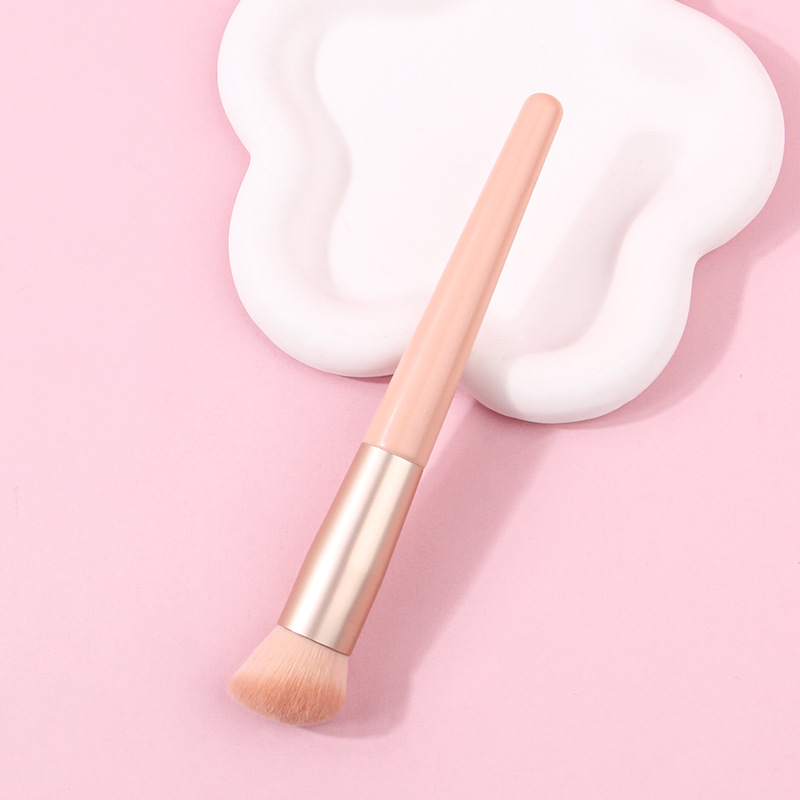 New 170 angled foundation brush, facial contactor brush, portable soft bristle makeup brush, high-gloss brightening blush brush details Picture