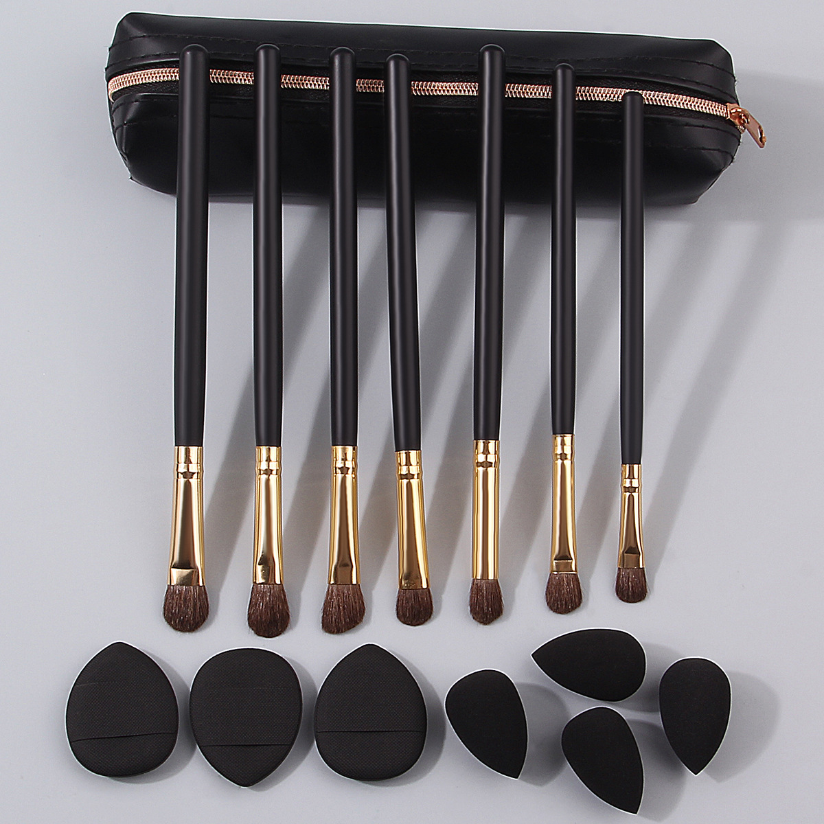 7-piece Pony hair eye makeup brush, soft bristle eyeshadow brush, highlighter brush, nose shadow brush, portable sponge powder puff, makeup bag details Picture