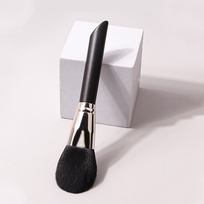 Beauty tools in stock: Loose powder brush, blush brush, portable single makeup brush, soft bristles that don't prick the face and don't absorb powder Specification drawing