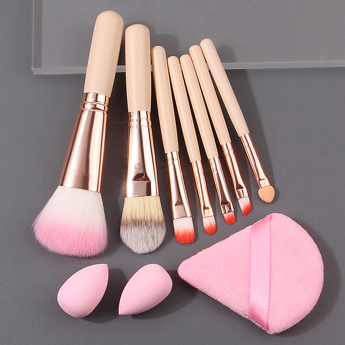 Portable mini 7-tube makeup brush set, foundation and blush makeup set, dry and wet dual-purpose sponge powder puff, beauty egg full figure