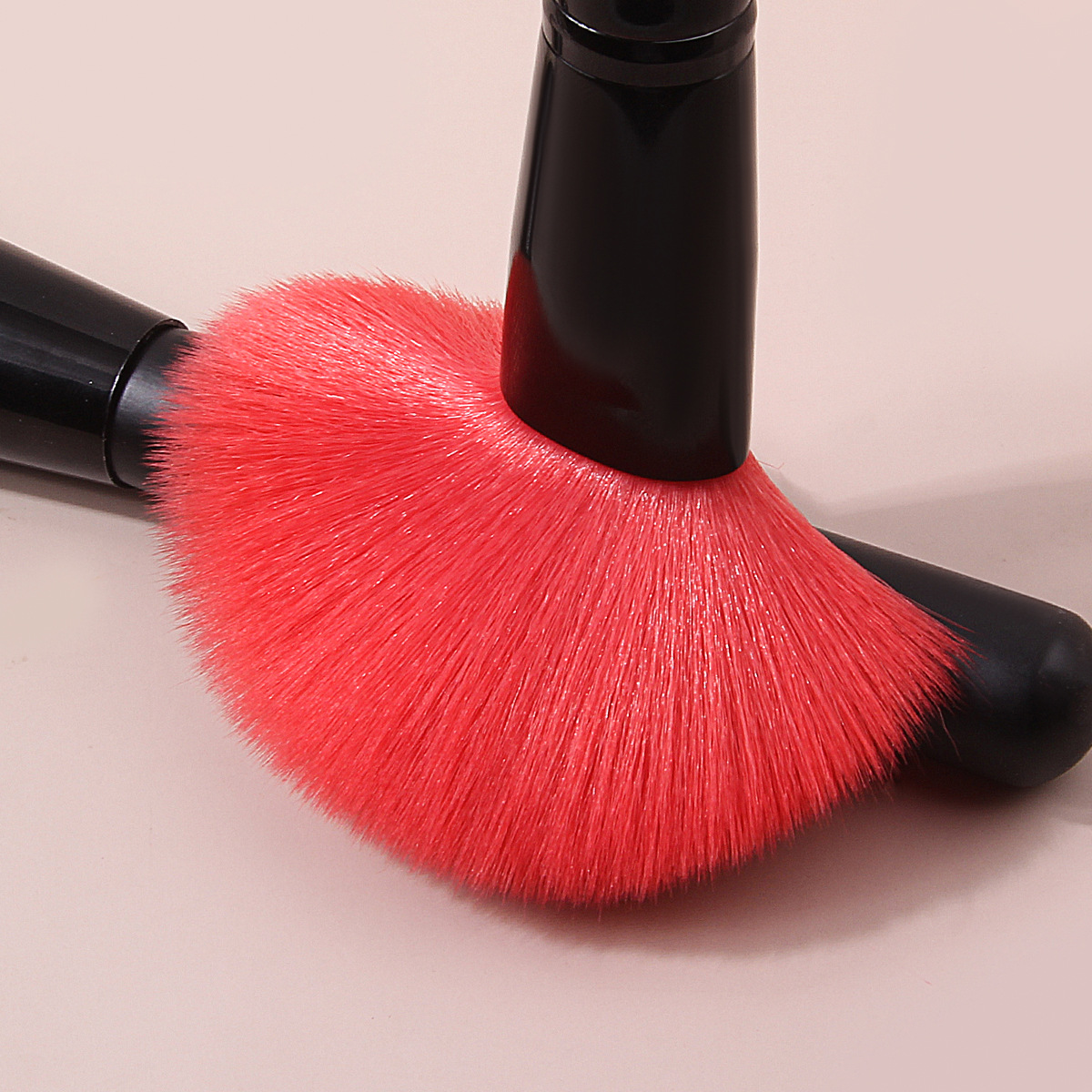 Student special offer: Loose brush, soft brim, blush, powder, setting brush, beauty tools, makeup brush in stock Specification drawing