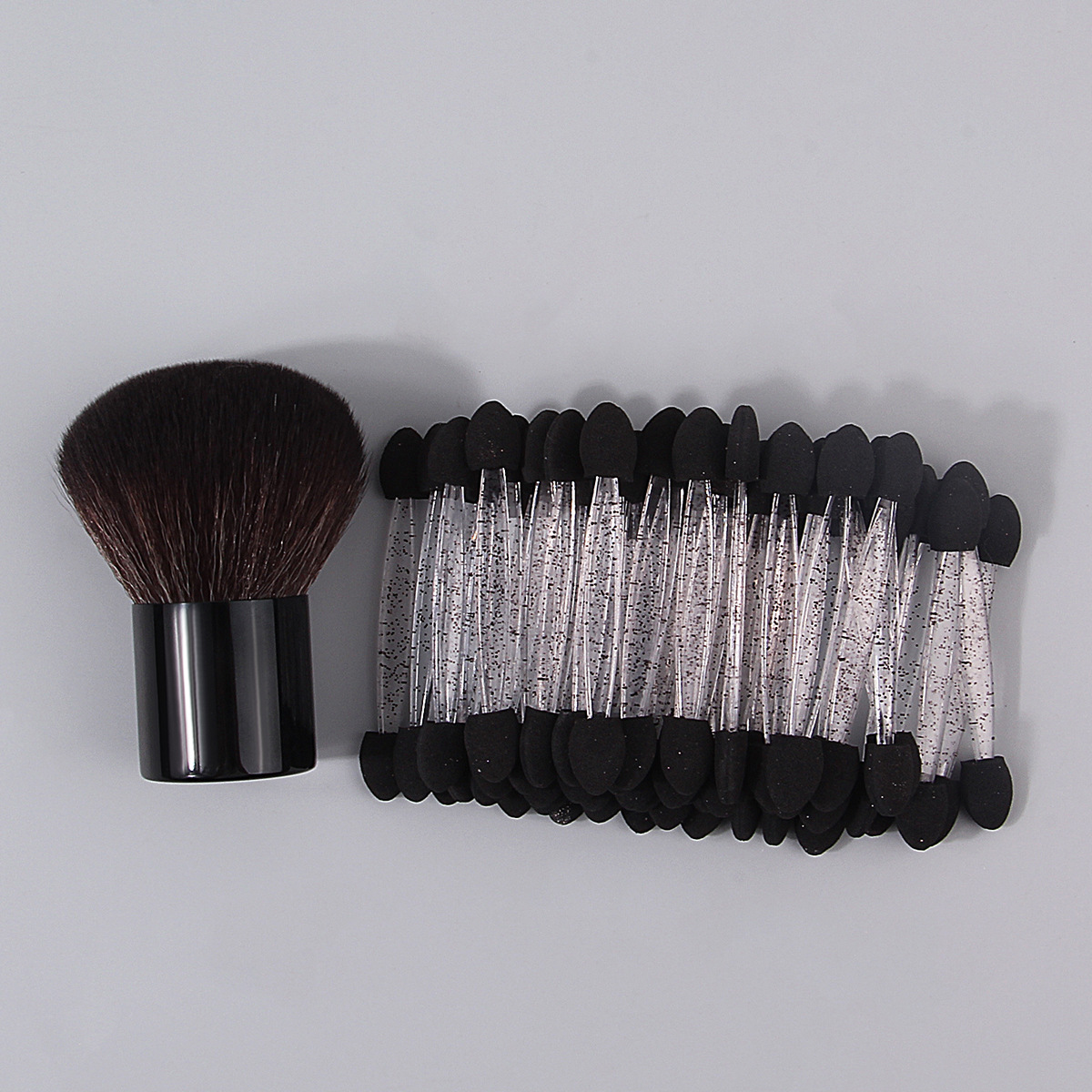 Mushroom head black base loose powder blush brush, portable double-head sponge eyeshadow stick, multi-functional eyeshadow brush in stock details Picture
