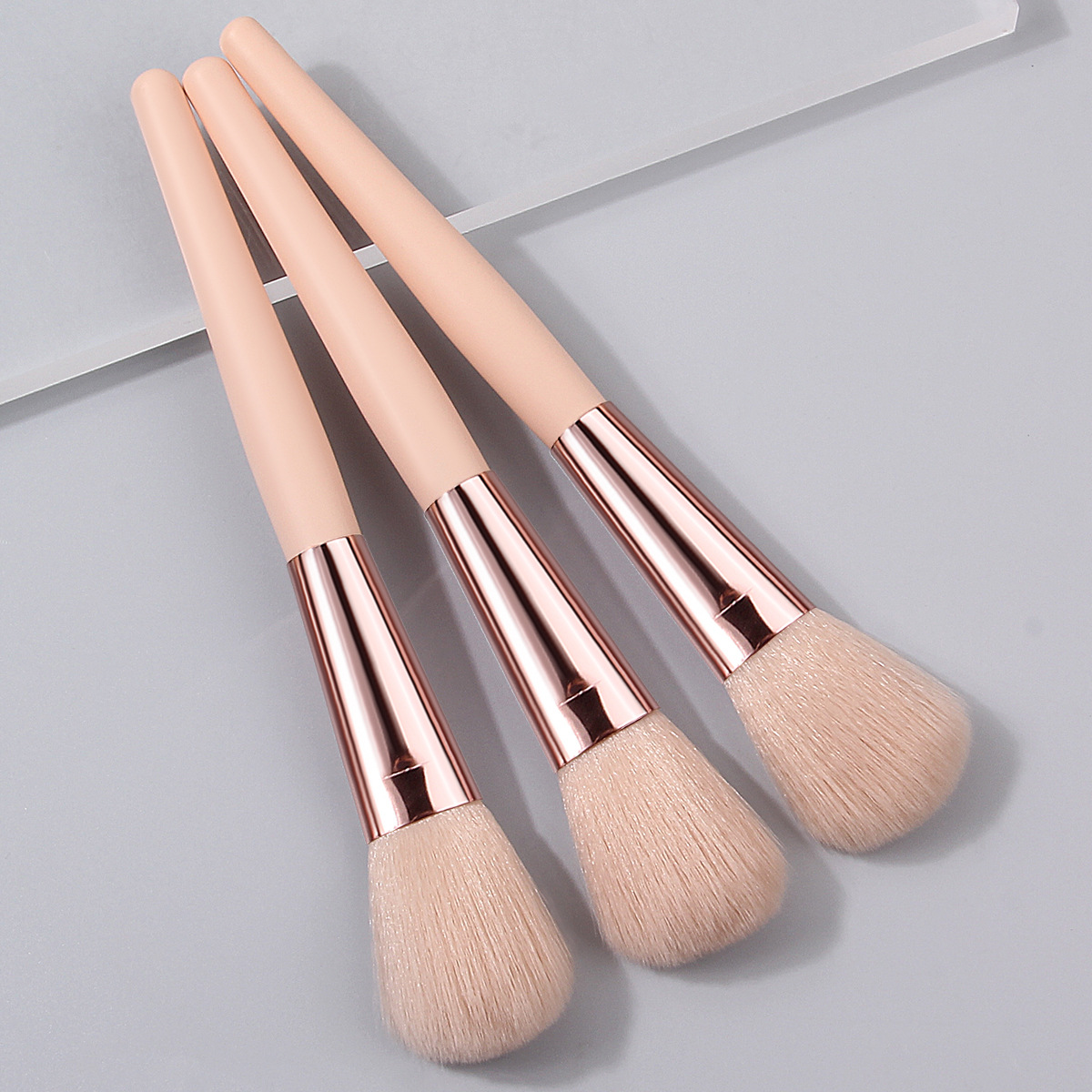 Single wooden handle loose brush portable soft bristle makeup refresh facial setting honey brush blush brush in stock wholesale full figure