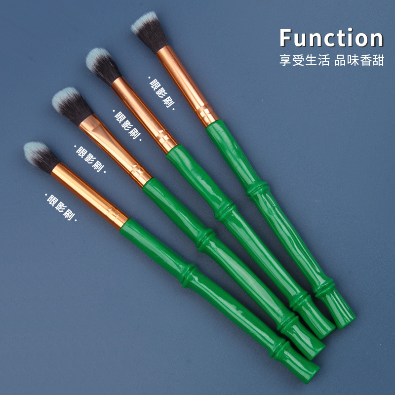 4-piece eyeshadow brush set, eye smuder brush complete set, portable soft-bristled makeup brush, beginner's beauty tools wholesale Application Scenario