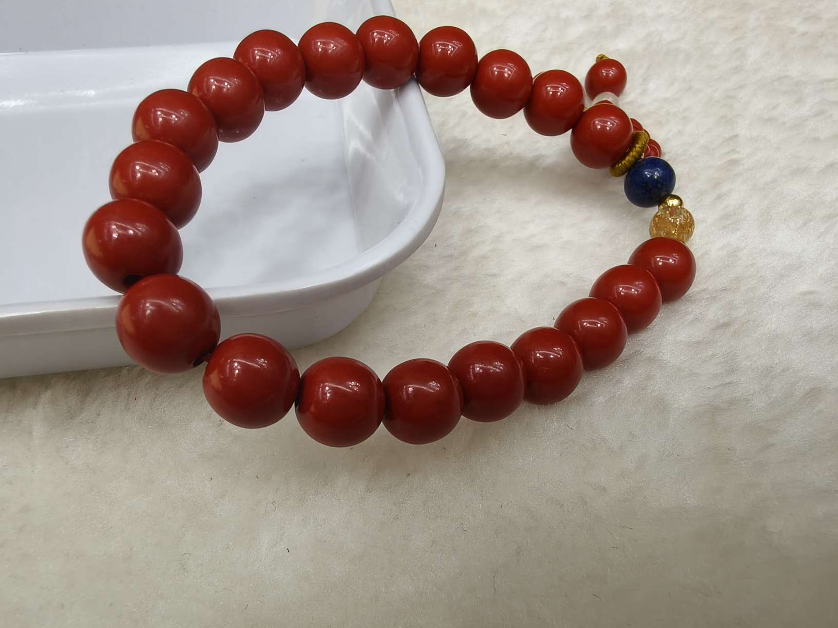 New Chinese-style cinnabar bracelet flower pendant, retro and simple purple gold sand bracelet, niche accessory for women Application Scenario