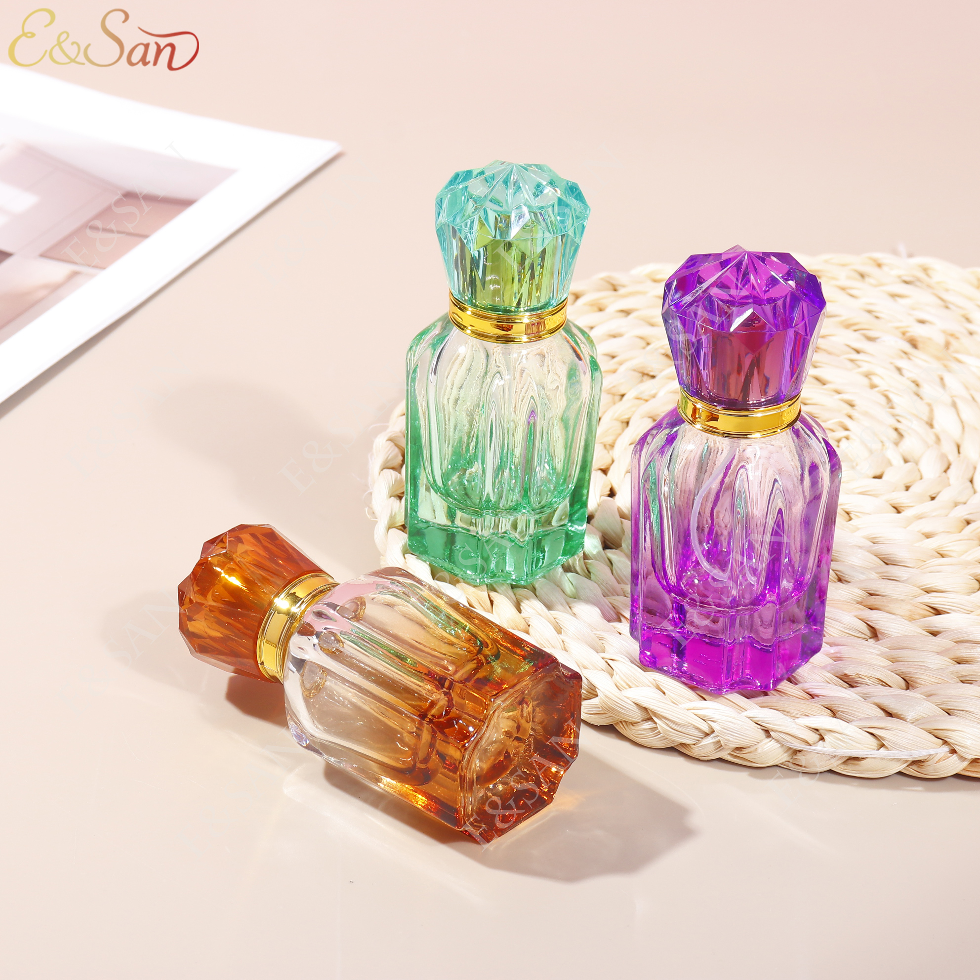 线香/玻璃罐子/香水瓶/米酒瓶子/玻璃瓶装牛奶白底实物图