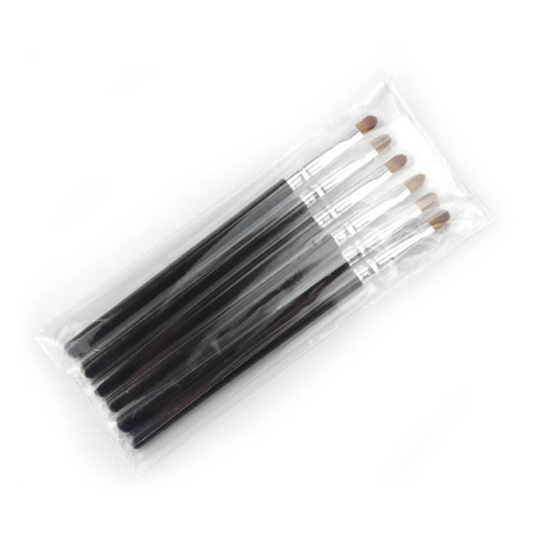 Single concealer brush, plastic-handled makeup brush, one set, beginner's makeup brush, wholesale beauty tools, portable Application Scenario